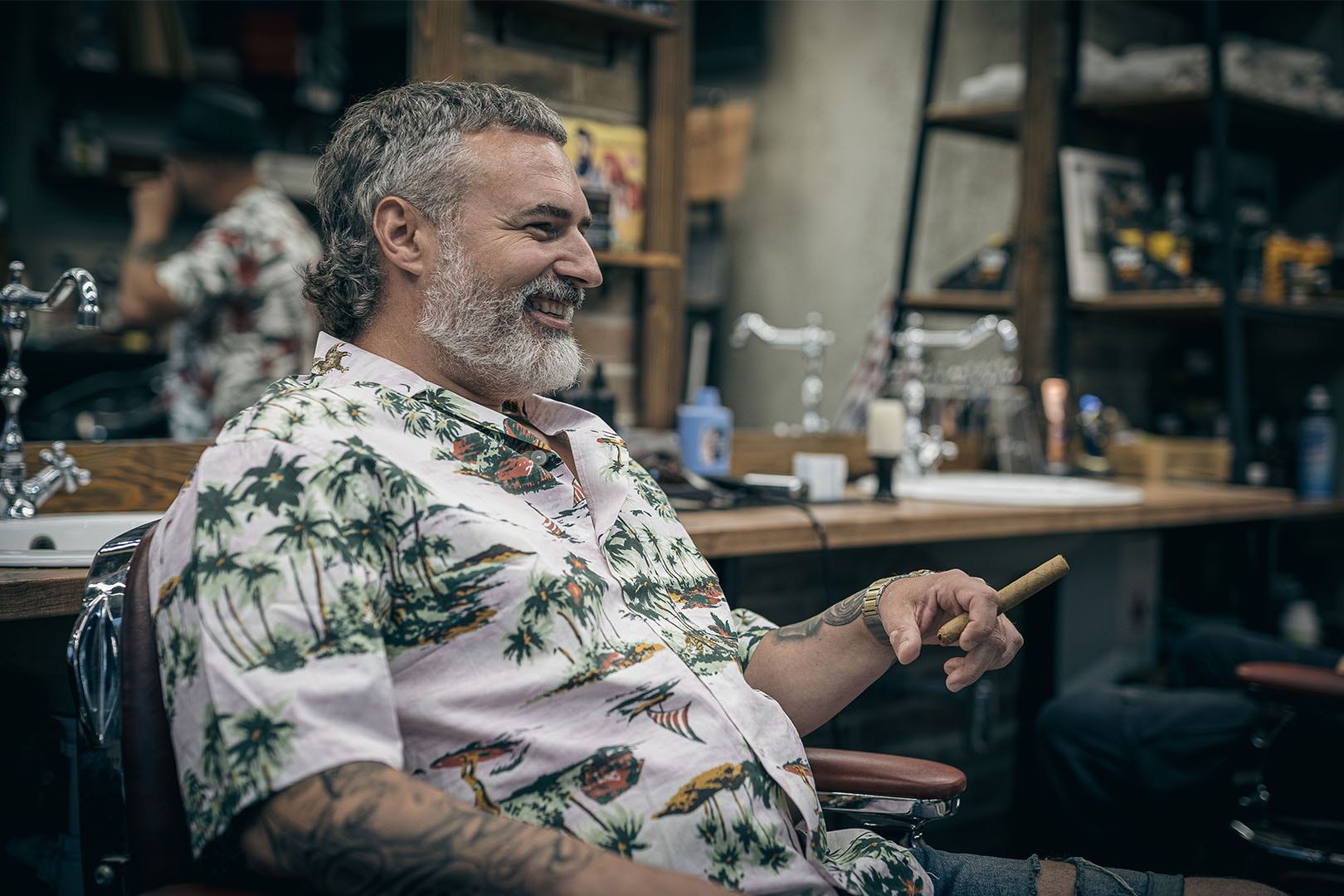 Ivan Bajić u svom barber shopu u Novom Beogradu